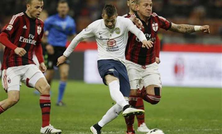 ac milan allows late equalizer in 2 2 draw with verona
