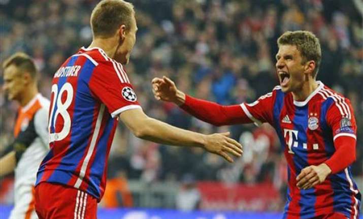 bayern routs bremen 4 0 opens 14 point lead in bundesliga