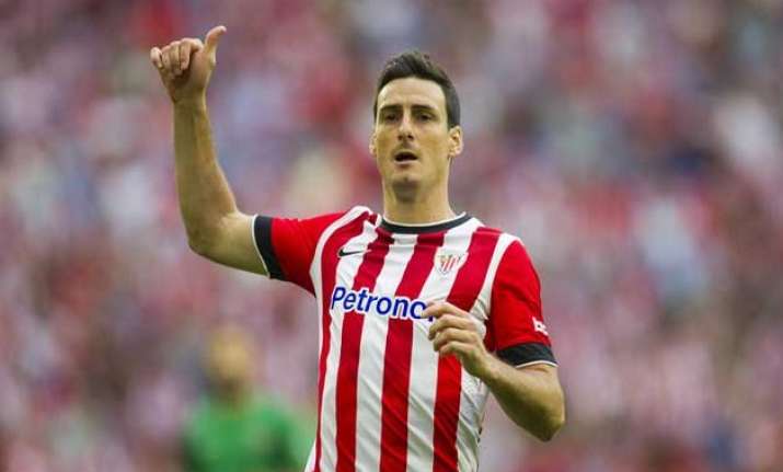 aduriz s late goal gives bilbao 1 1 draw with valencia