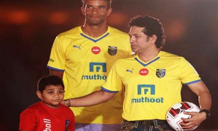 tendulkar the centre of attraction in isl opening