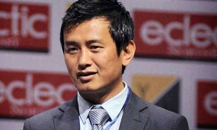 bhaichuing bhutia opposes merging i league and isl