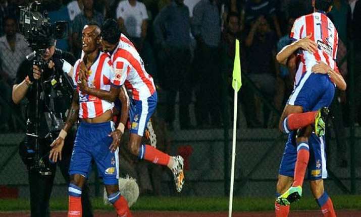 isl delhi kolkata share points after pavel elias stunner