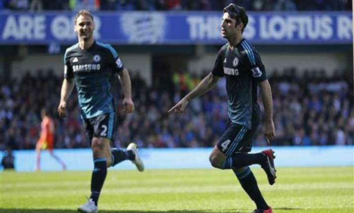 fabregas strikes late as chelsea beats qpr 1 0