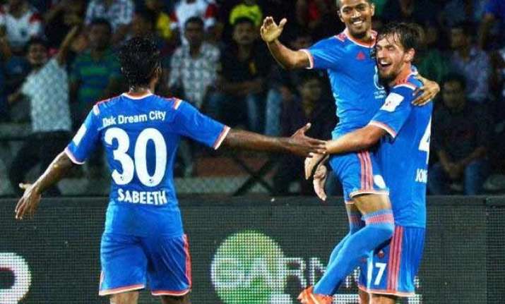 goa fc back to winning ways beat northeast united 3 1