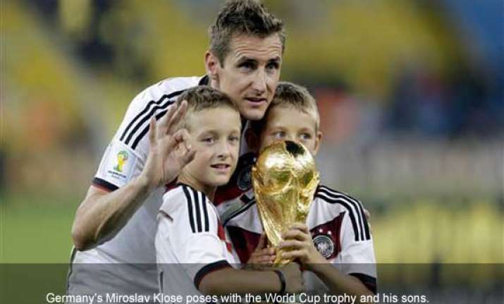 klose adds world cup title to scoring record