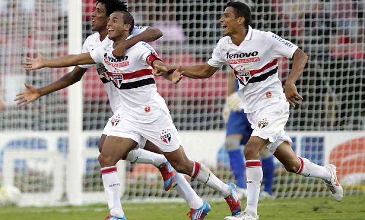 lucas gives sao paulo 3 2 win over santos