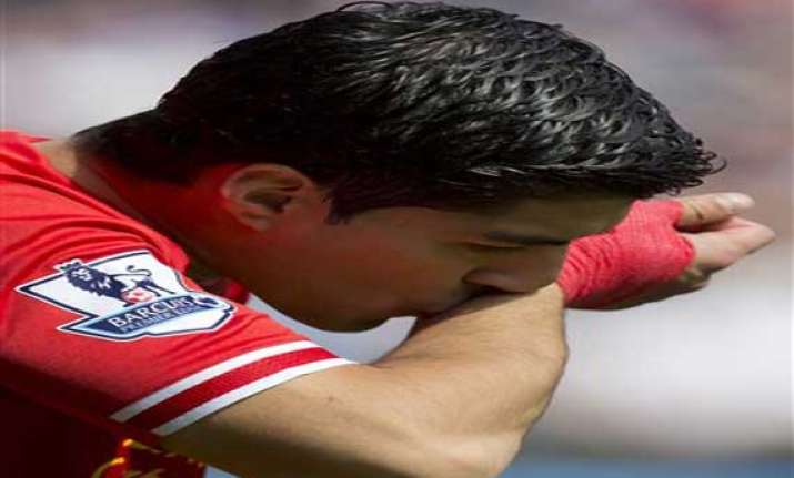 luis suarez voted player of the year in england