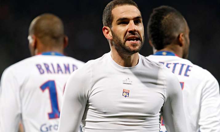 lyon beats lille 2 1 to make league cup semis