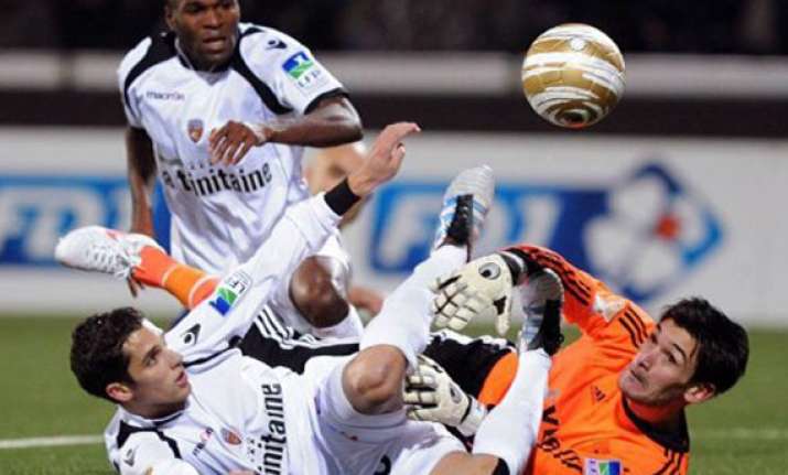 lyon beats lorient 4 2 to reach league cup final