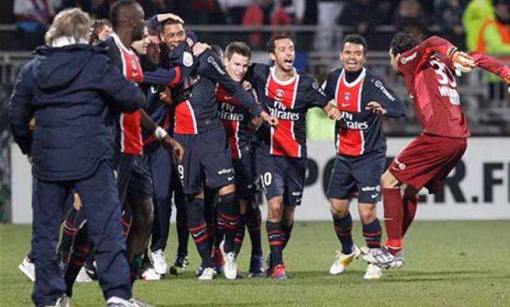 lyon beats psg 3 1 to reach french cup semis