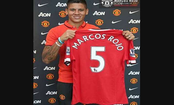 manchester united completes signing of defender rojo