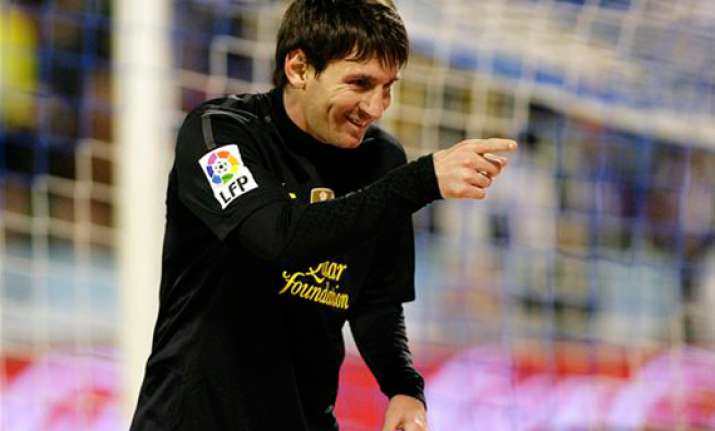 messi scores 2 barcelona wins 4 1 win at zaragoza