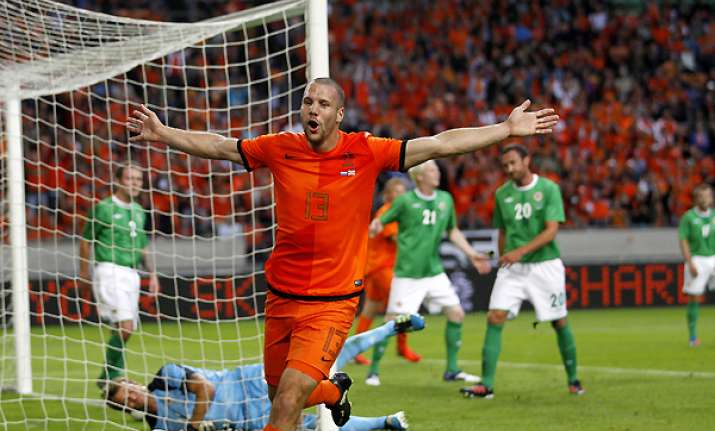 netherlands thrashes northern ireland 6 0