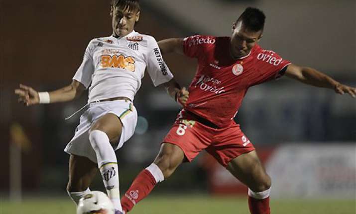 neymar scores as santos beats juan aurich 2 0