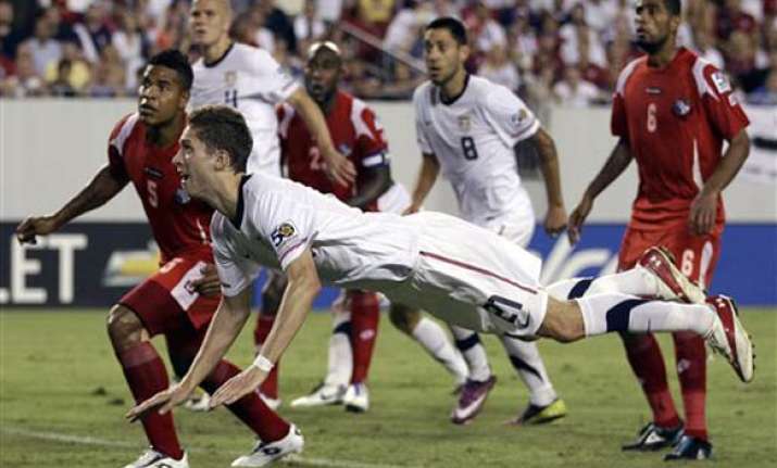 panama stuns us 2 1 in gold cup