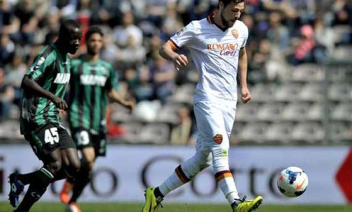 roma beats sassuolo 2 0 in serie a