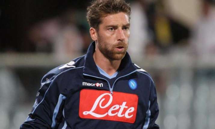 roma signs goalkeeper de sanctis from napoli
