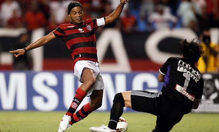 ronaldinho vagner love score in flamengo victory