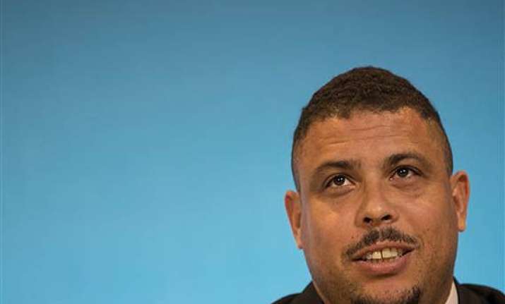 ronaldo pressure huge on brazil world cup team.