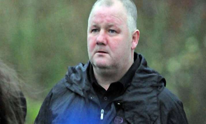 rooney s father cleared after betting scam probe