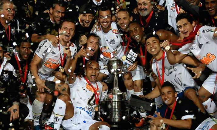 santos wins 2 1 to take copa libertadores