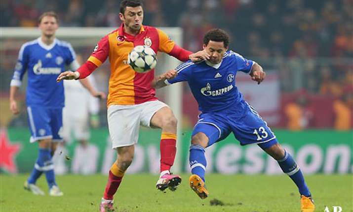 schalke draws 1 1 at galatasaray to stay unbeaten
