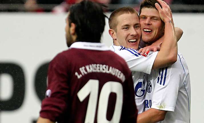 schalke wins 4 1 at kaiserslautern in bundesliga
