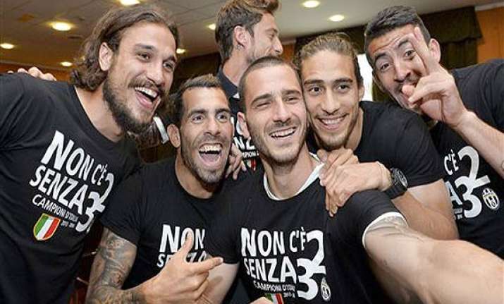 serie a juventus seals 3rd straight title after roma loss