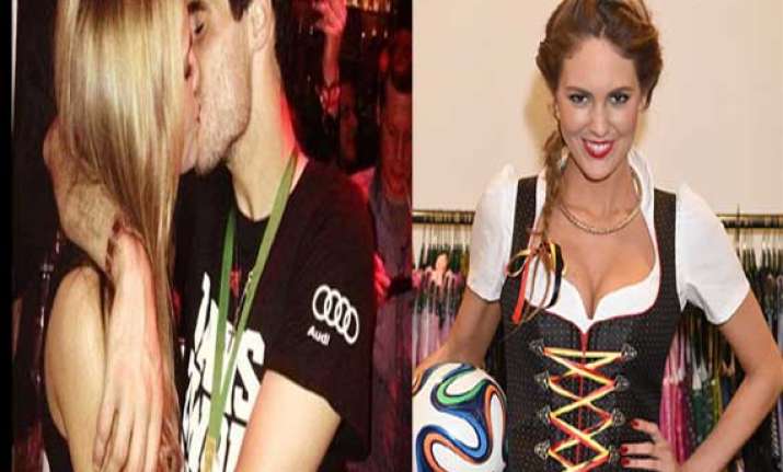 spain star javi martinez s ex girlfriend to cheer on