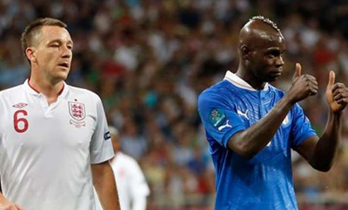 spain coach rejects criticism over team s style