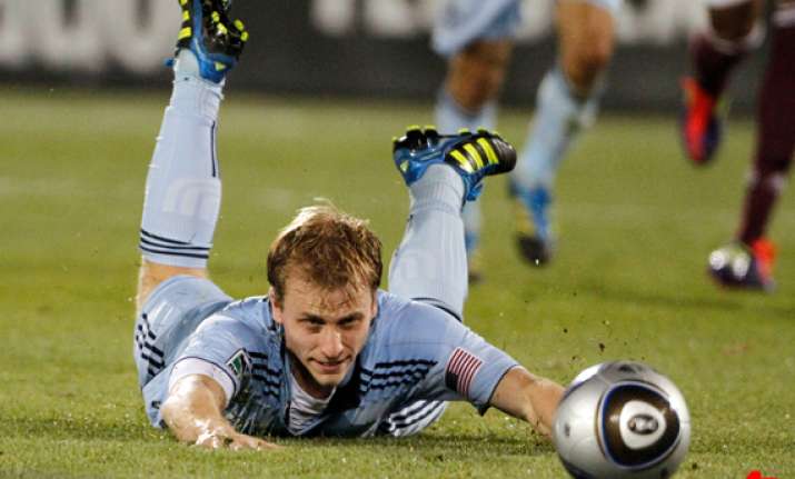 sporting kansas city beats colorado 2 0