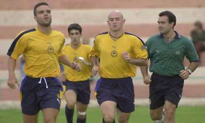 sporting look for spanish coach to turn team s fortune