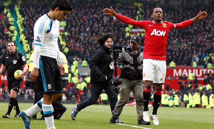 suarez evra meet for 1st time since racism storm