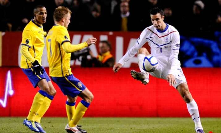 sweden beats netherlands 3 2 to qualify for euros