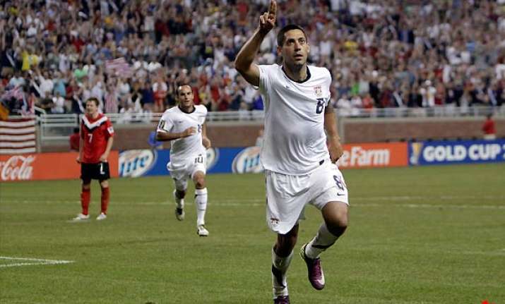 us starts gold cup with 2 0 win over canada