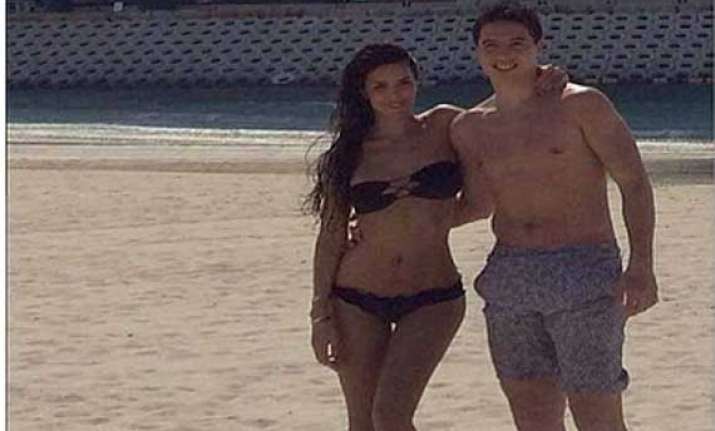 watch samir nasri nani on the beach with families