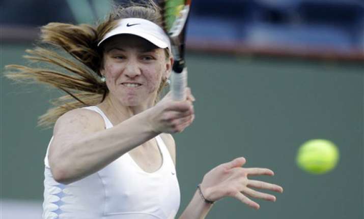 azarenka outlasts barthel at indian wells