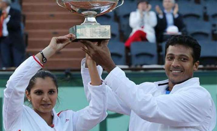 bhupathi sania win maiden french open mixed doubles title