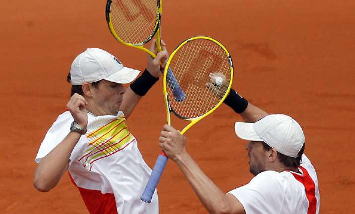 bryan brothers reach french open semis in doubles