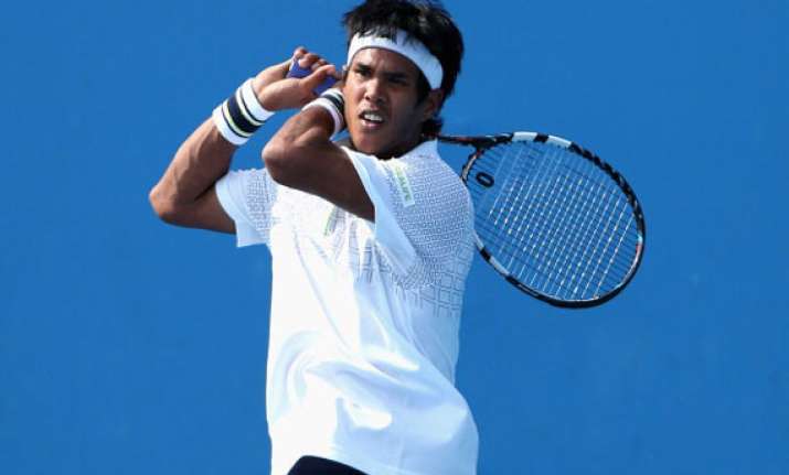 del potro s injury sends somdev into second round in dubai