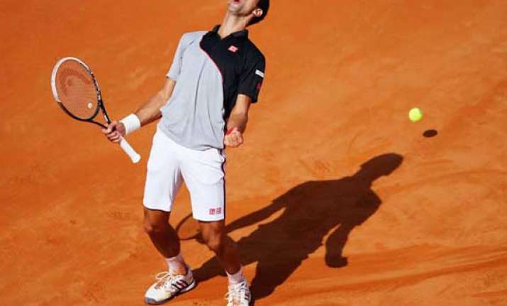 djokovic criticises roland garros organisers