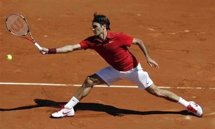 federer enters last 32 of french open