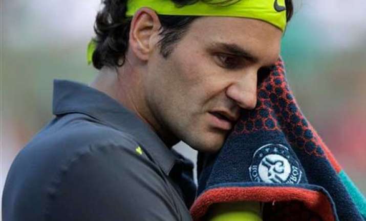 federer to face lucky loser who keeps winning