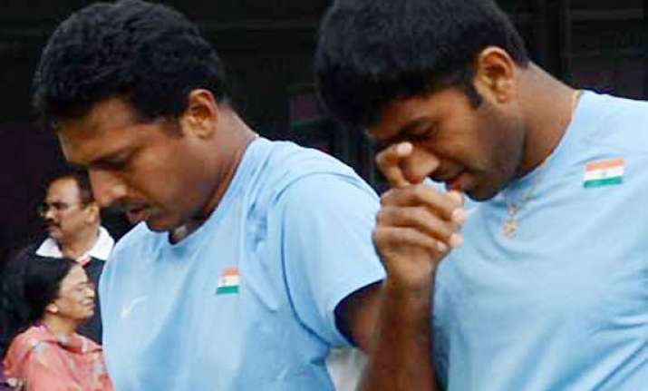 french open bhupathi bopanna crash out