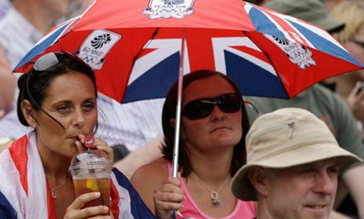 hewitt loses australian men blanked at wimbledon