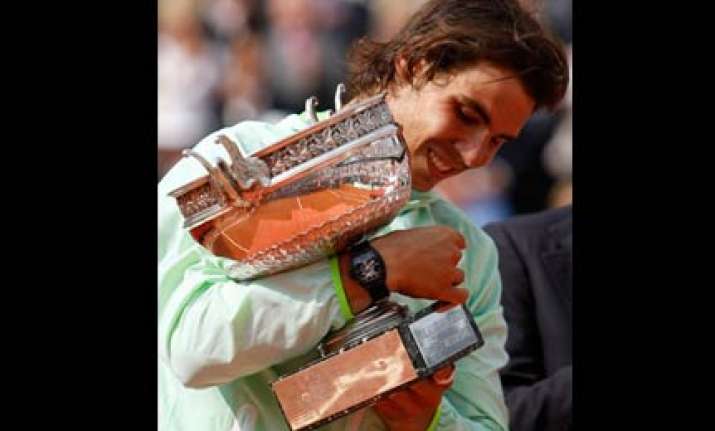 wins for nadal djokovic and cilic at queen s