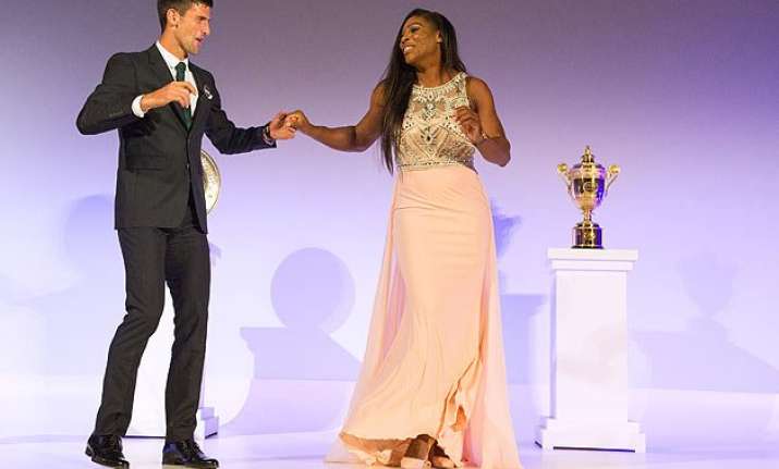 wimbledon winners djokovic serena shake a leg at champions