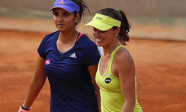 sania mirza martina hingis enter wimbledon quarters