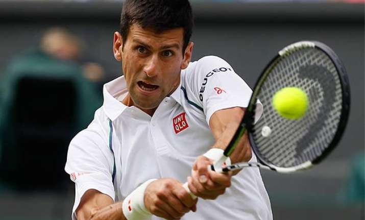 novak djokovic keeps up wimbledon charge with 3 set win