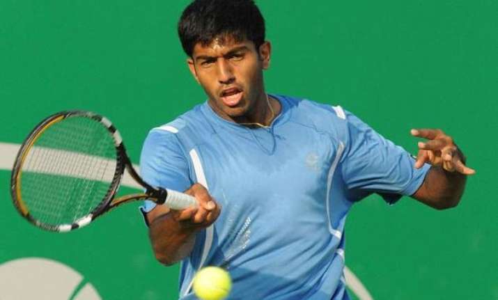 australian open bopanna advances bhupathi crashes out of